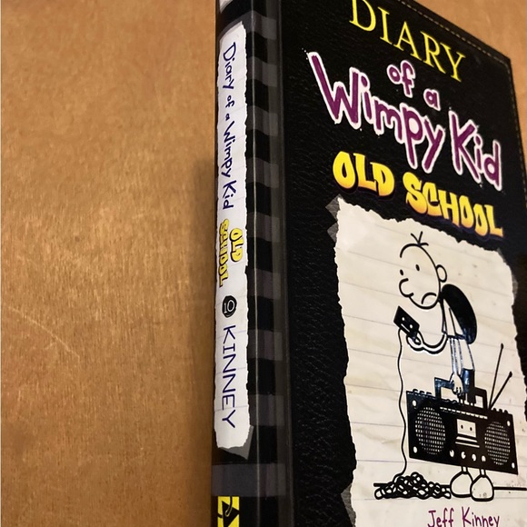 Old School / Diary of a Wimpy Kid book - Picture 5 of 7